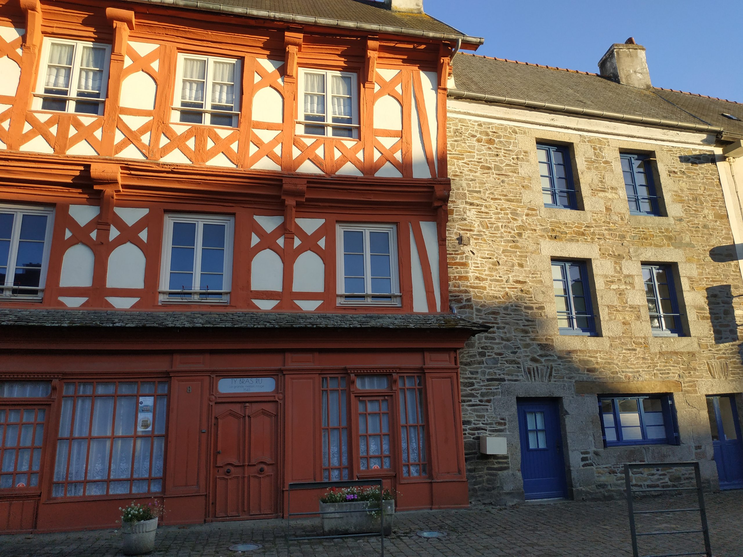 Ty Bras Ru et Ty Kousked, place du Martray, La Roche-Derrien