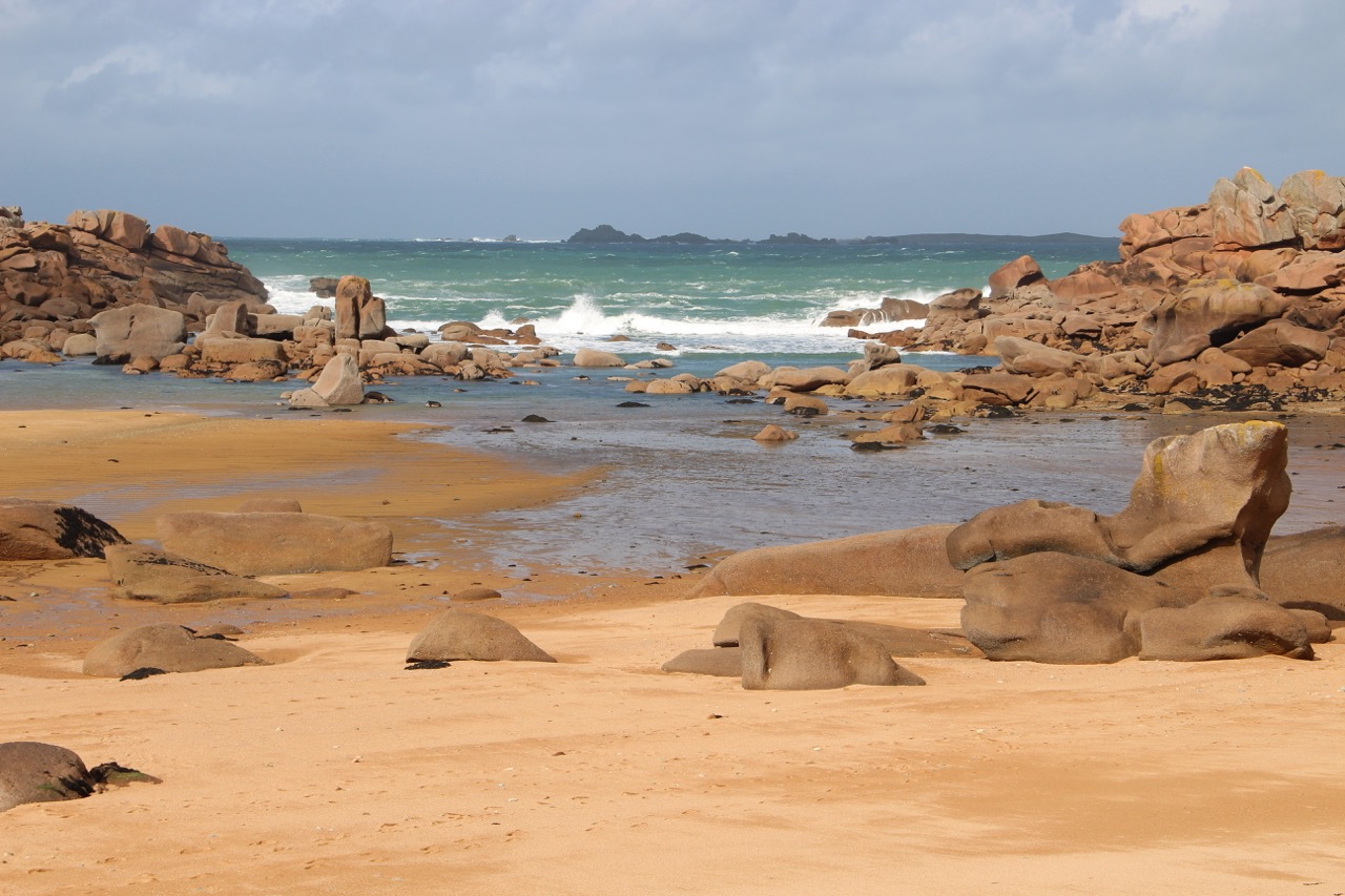 Trégastel, plages et rochers de granit rose